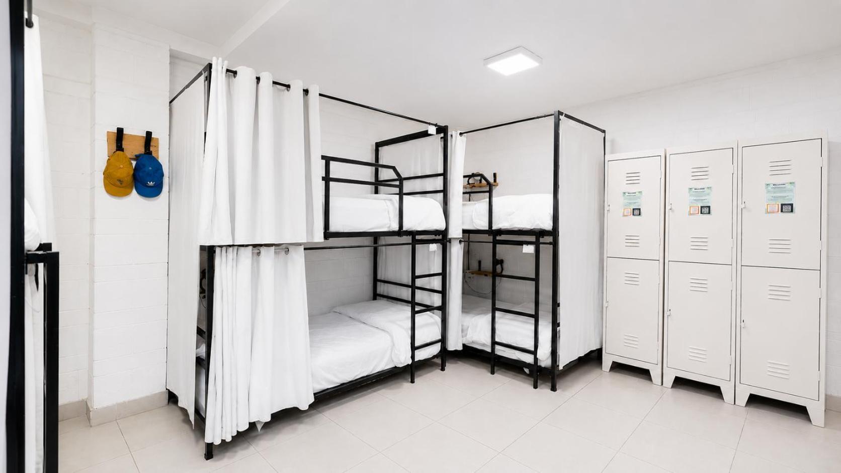 Bed 6-Bed Dormitory Room